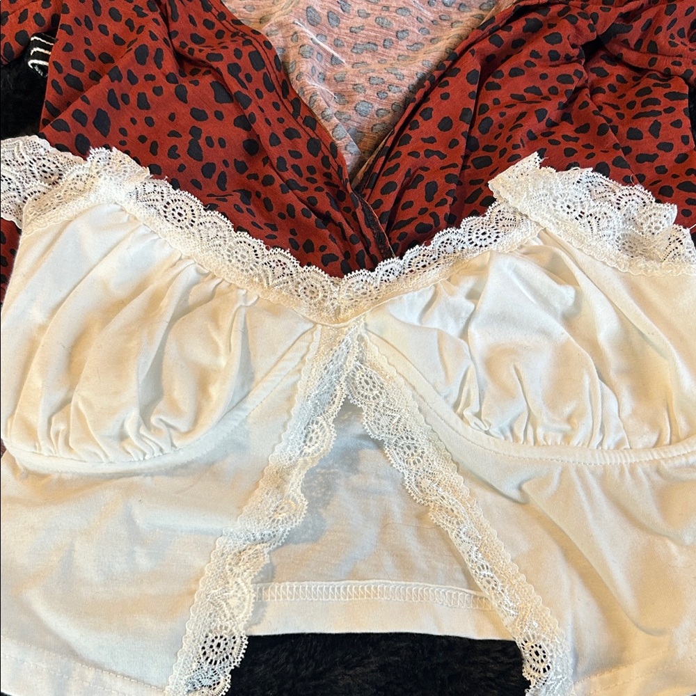 Lot of 12 crop tops (gently used)🖤